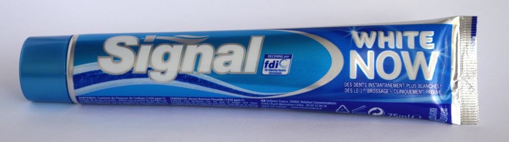 Dentifrice Signal white now tube