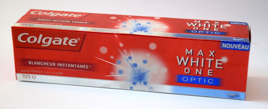 Dentifrice Colgate Max White One Optic carton