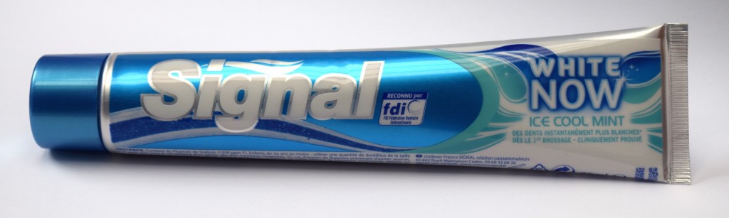 Dentifrice Signal White Now Ice Cool Mint tube