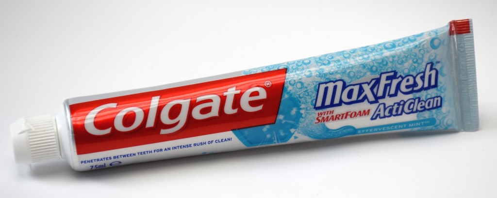 Dentifrice Colgate MaxFresh ActiClean tube