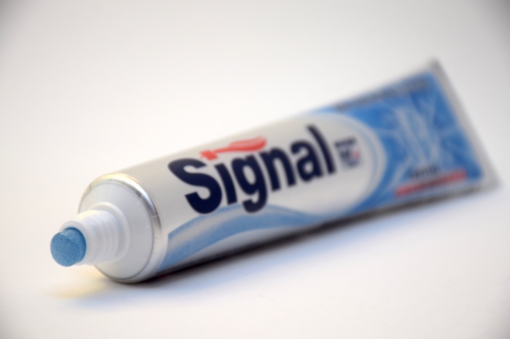 Dentifrice Signal Soin Fraicheur et Blancheur pate