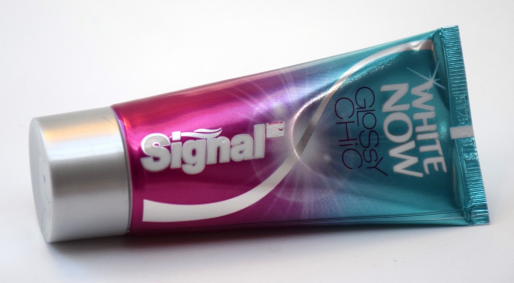 Dentifrice Signal White Now Glossy Chic tube