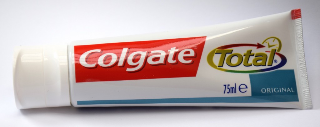 Dentifrice Colgate Total Original tube