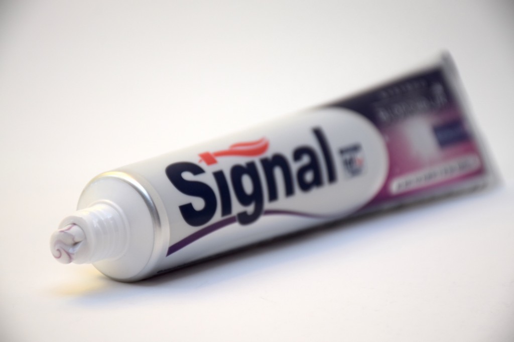 Dentifrice Signal Systeme Blancheur Revitalize pate